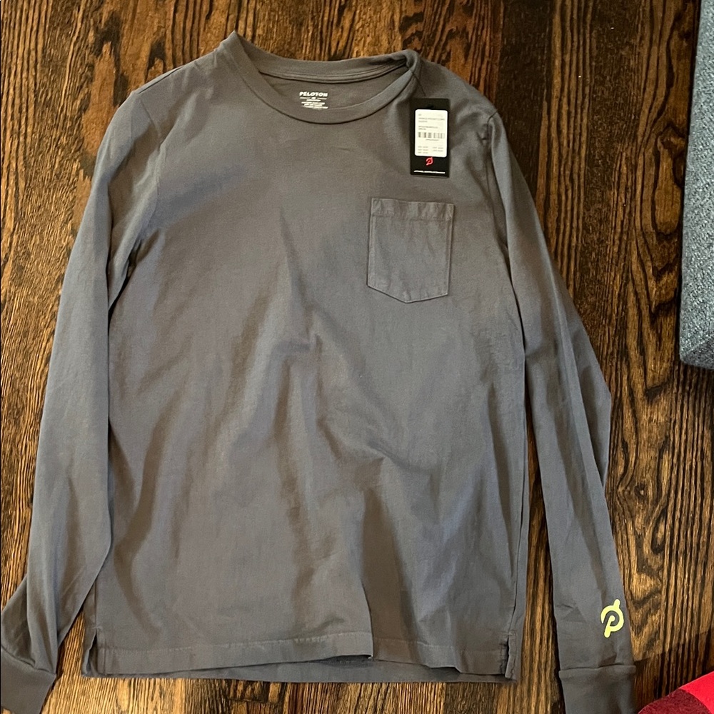 NWT unisex Peloton Charcoal Long Sleeve Tee